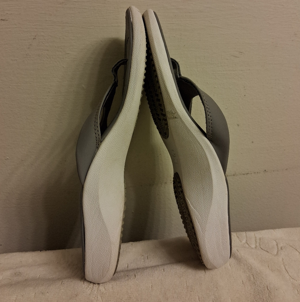 Women's Gray SOLE Flip-Flops Slippers Size 7, Similar To Clarks or Skechers